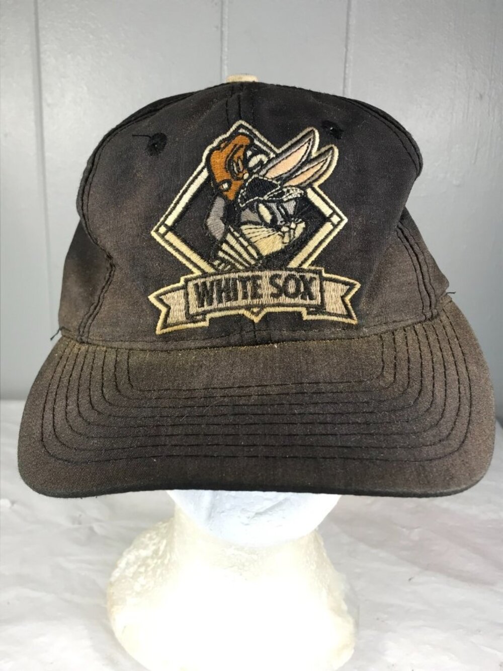 Vintage 90s Looney Tunes Bugs Bunny Chicago White Sox MLB Adult SnapBack Hat